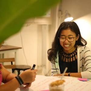 Meet your Posher, Khin